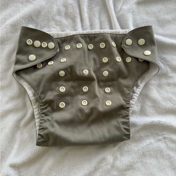 Lot of 4 Snap On Cloth Diaper Covers - Picture 11 of 13